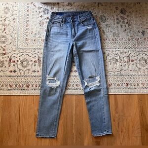 American Eagle Outfitters distressed blue Mom Jean size 0 Regular